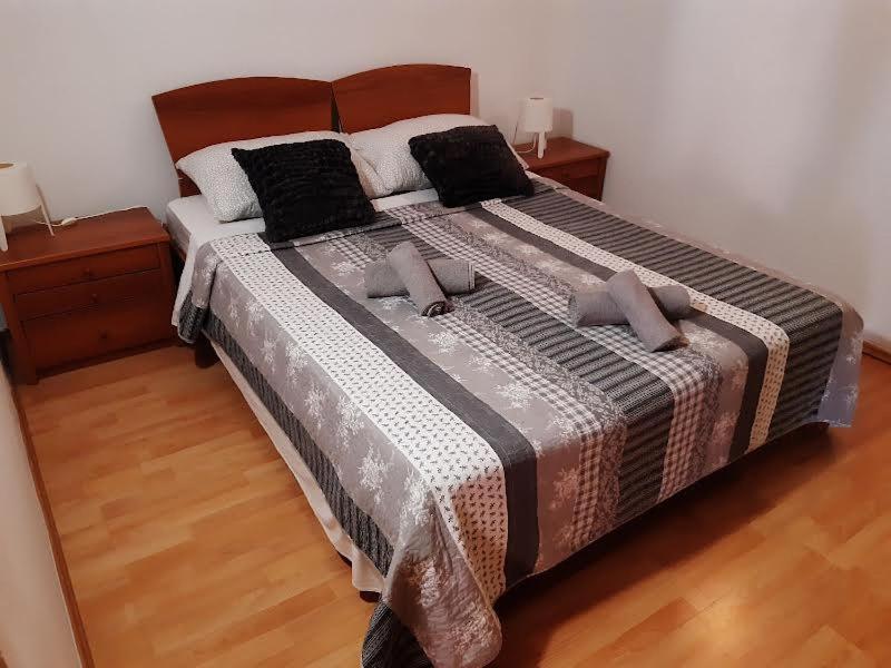Apartmani Delas Pjescana Uvala Eksteriør bilde